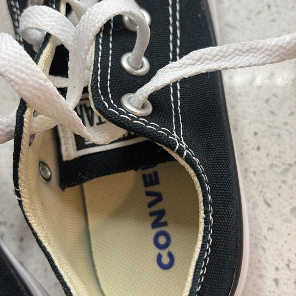 Converse children’s sneakers size 12 - never worn - Picture 5 of 6